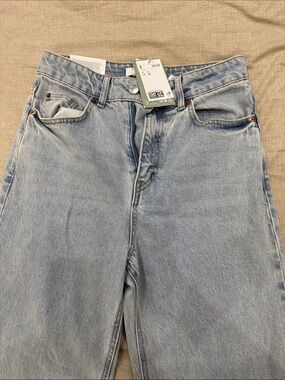 H&M Women's Light Blue Relaxed Jeans